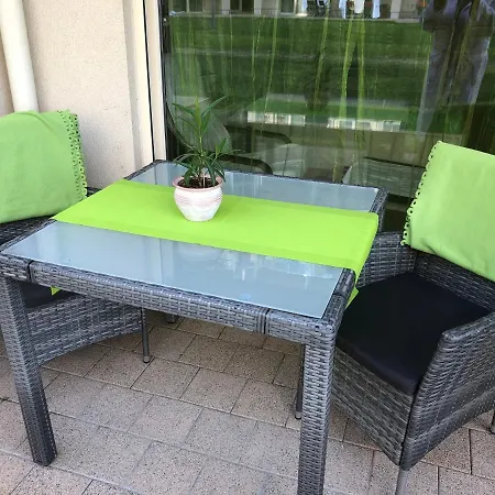 Toparti Wellness Apartman Delux * Velence