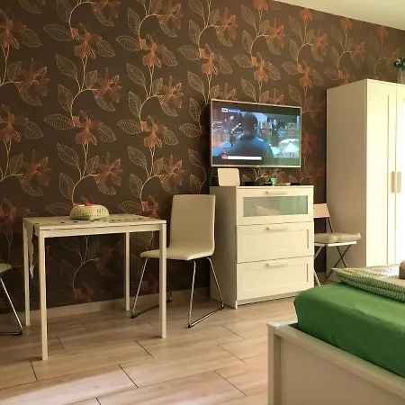 Apartment Toparti Wellness Apartman Delux Velence