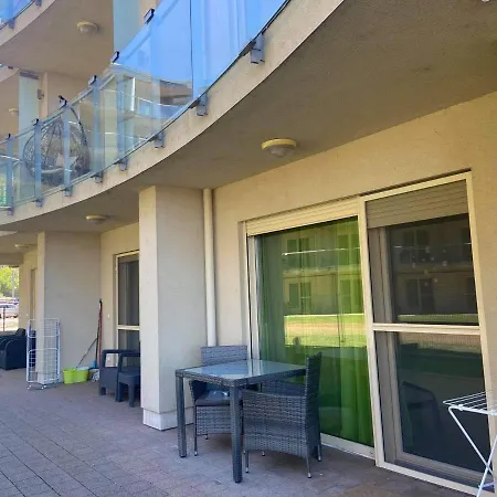 Apartment Toparti Wellness Apartman Delux Velence